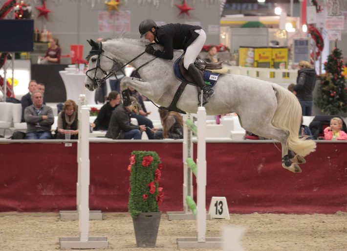 Wervel unter Manuel Eugster (SUI) im CSI2* Sportland Salzburg Grand Prix bei der Mevisto Amadeus Horse Indoors 2016. © Fotoagentur Dill