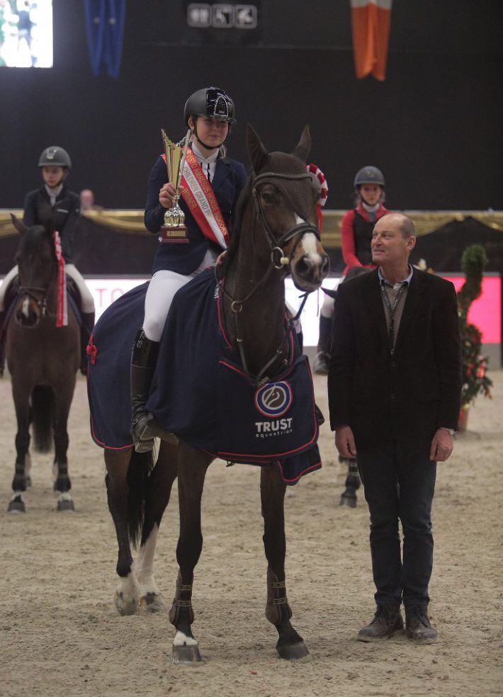 Ein super Wochenende hatte Anna Lani Novak (CZE), die mit Taveta den Amadeus Children Grand Prix gewann. © Fotoagentur Dill