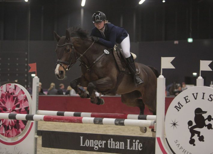 Seriensieger in Salzburg: Anna Lani Novak (CZE), und Taveta gewannen den Amadeus Children Grand Prix. © Fotoagentur Dill