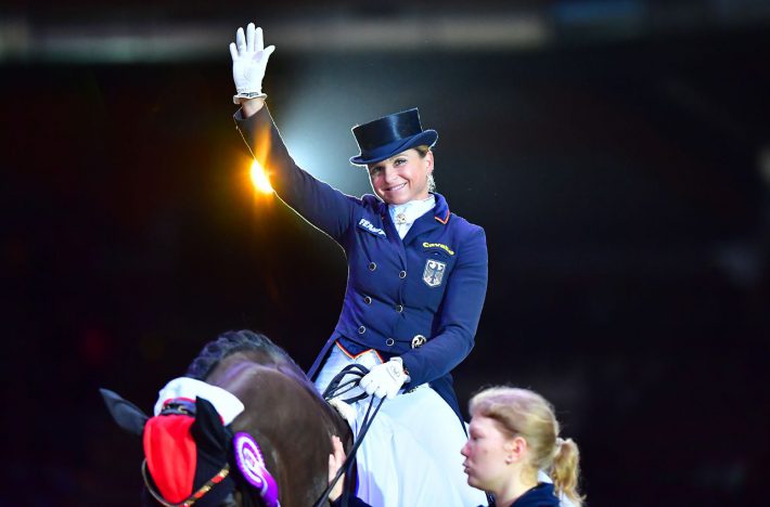 Dorothee Schneider (GER) und Showman FRH siegten im FEI World Cup™ Dressage präsentiert von der Nürnberger Versicherungsgruppe. © im|pressions - Daniel Kaiser