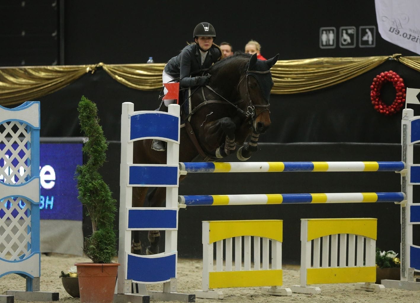 Doppelte Siegesfreuden für Johanna Sixt (B) in der Junioren Tour bei den Mevisto Amadeus Horse Indoors. © Fotoagentur Dill
