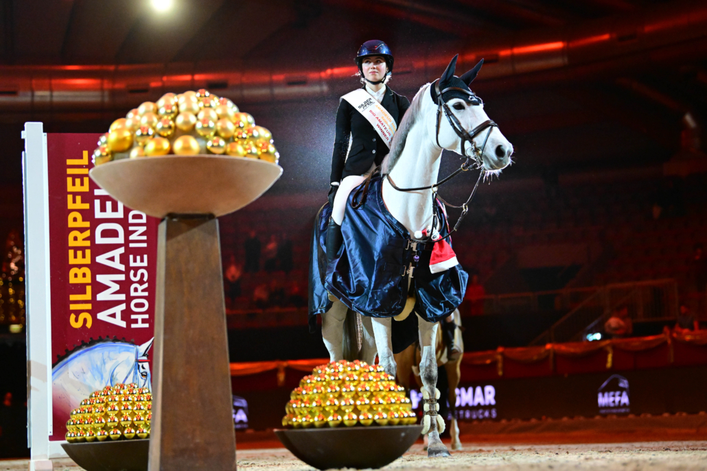 Finalsieg für Marlene Becker (GER). © Silberpfeil Amadeus Horse Indoors | Daniel Kaiser 